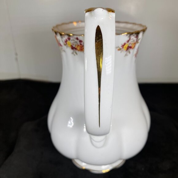 1960's Vintage Royal Albert 10" Tall Lenora Teapot in excellent condition, - Picture 6 of 10